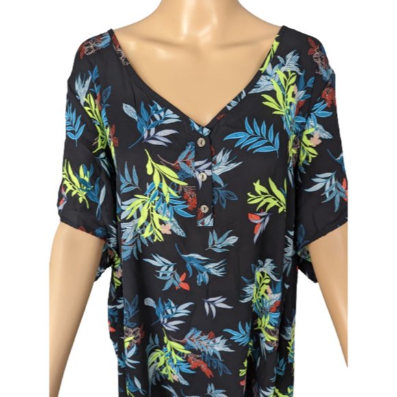 Torrid Georgette Hi-Low Button Detail Blouse 5 - Picture 3 of 8